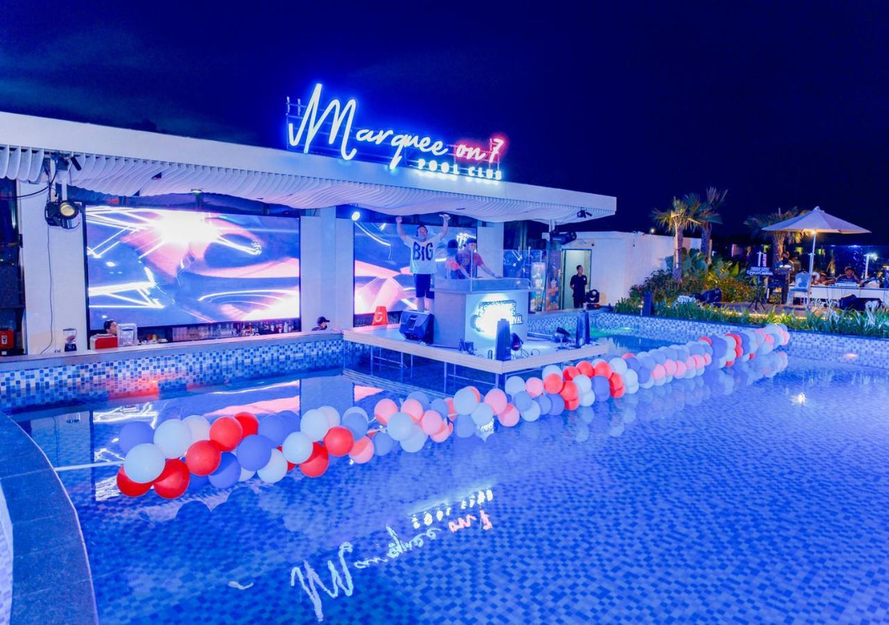 Pentacity Hotel Balikpapan Kültér fotó