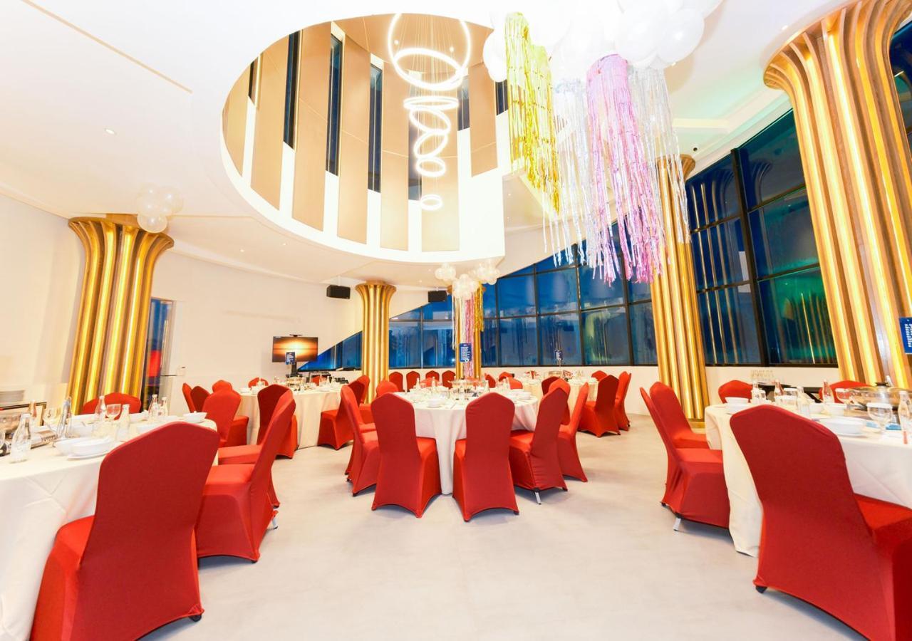 Pentacity Hotel Balikpapan Kültér fotó