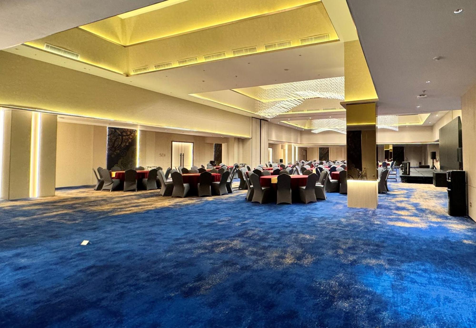 Pentacity Hotel Balikpapan Kültér fotó