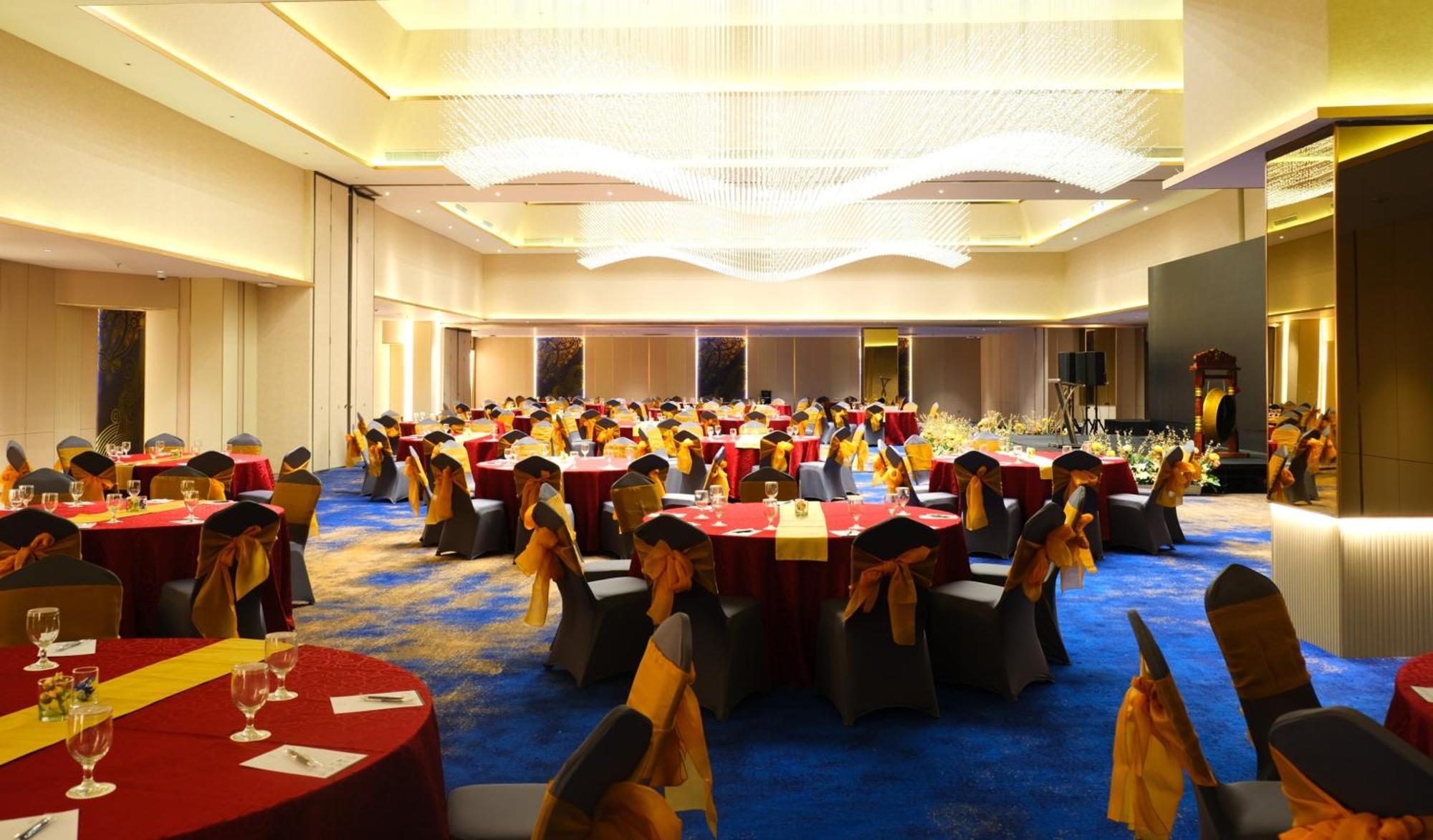 Pentacity Hotel Balikpapan Kültér fotó