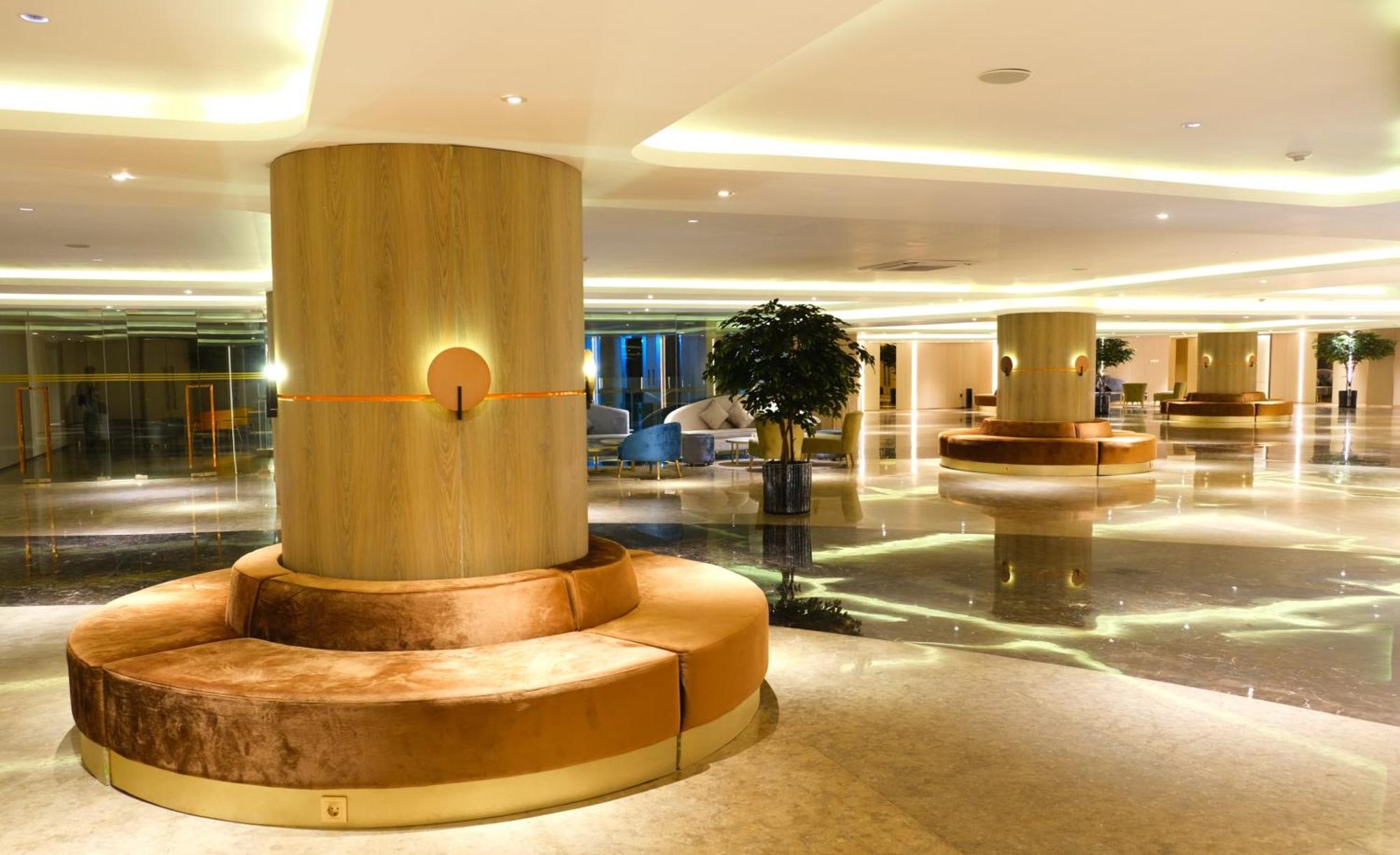 Pentacity Hotel Balikpapan Kültér fotó
