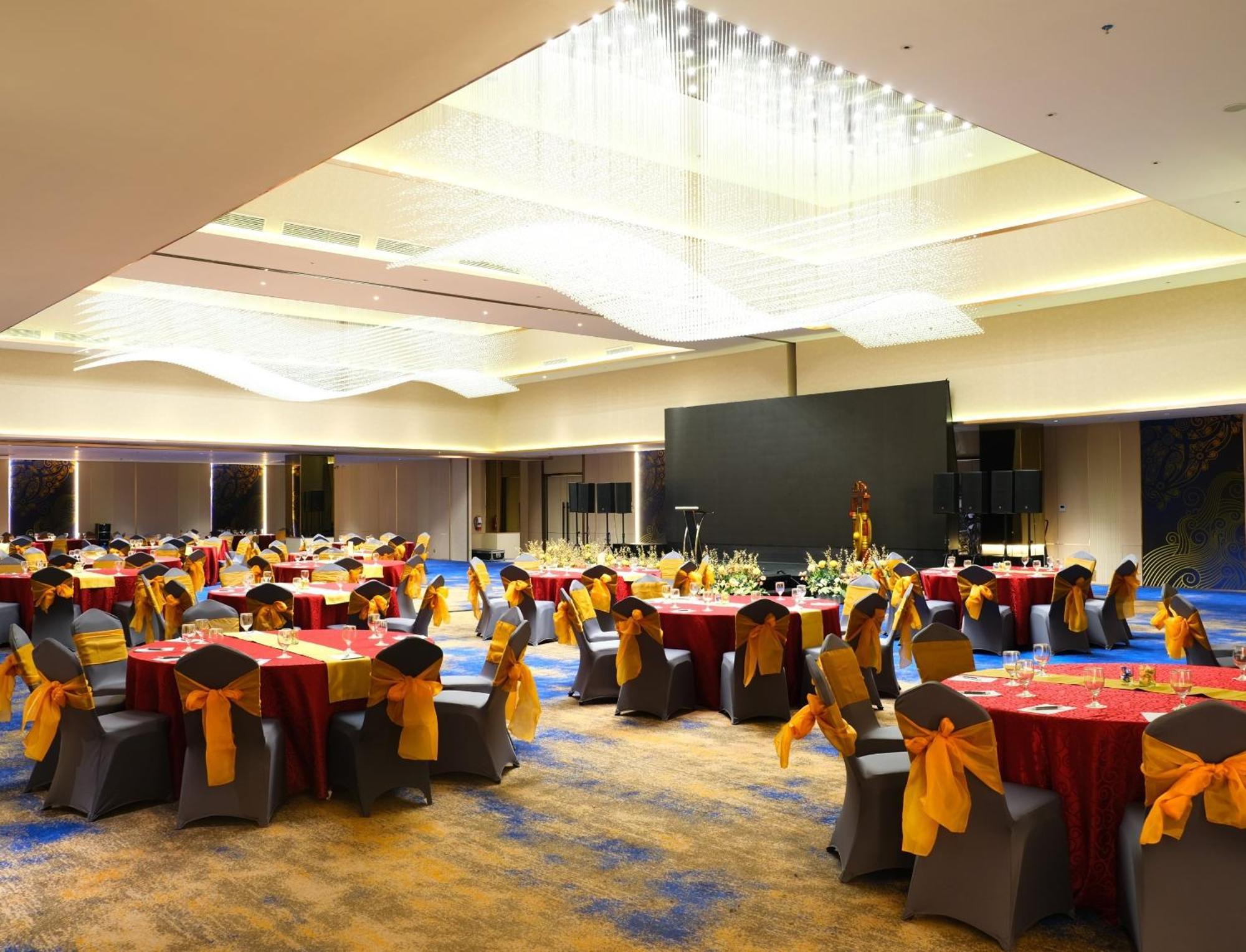 Pentacity Hotel Balikpapan Kültér fotó
