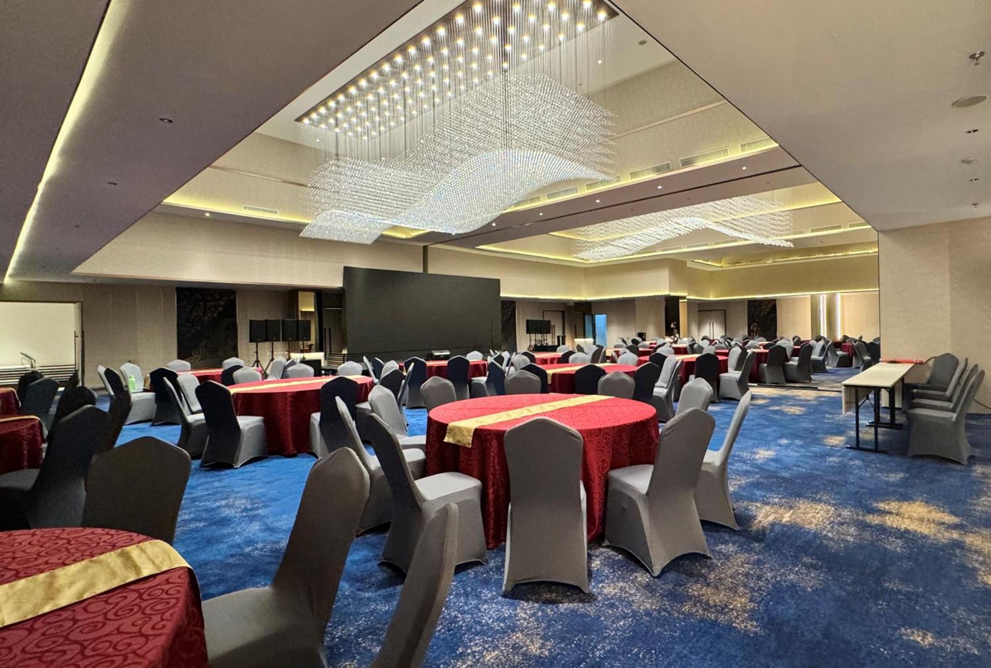 Pentacity Hotel Balikpapan Kültér fotó