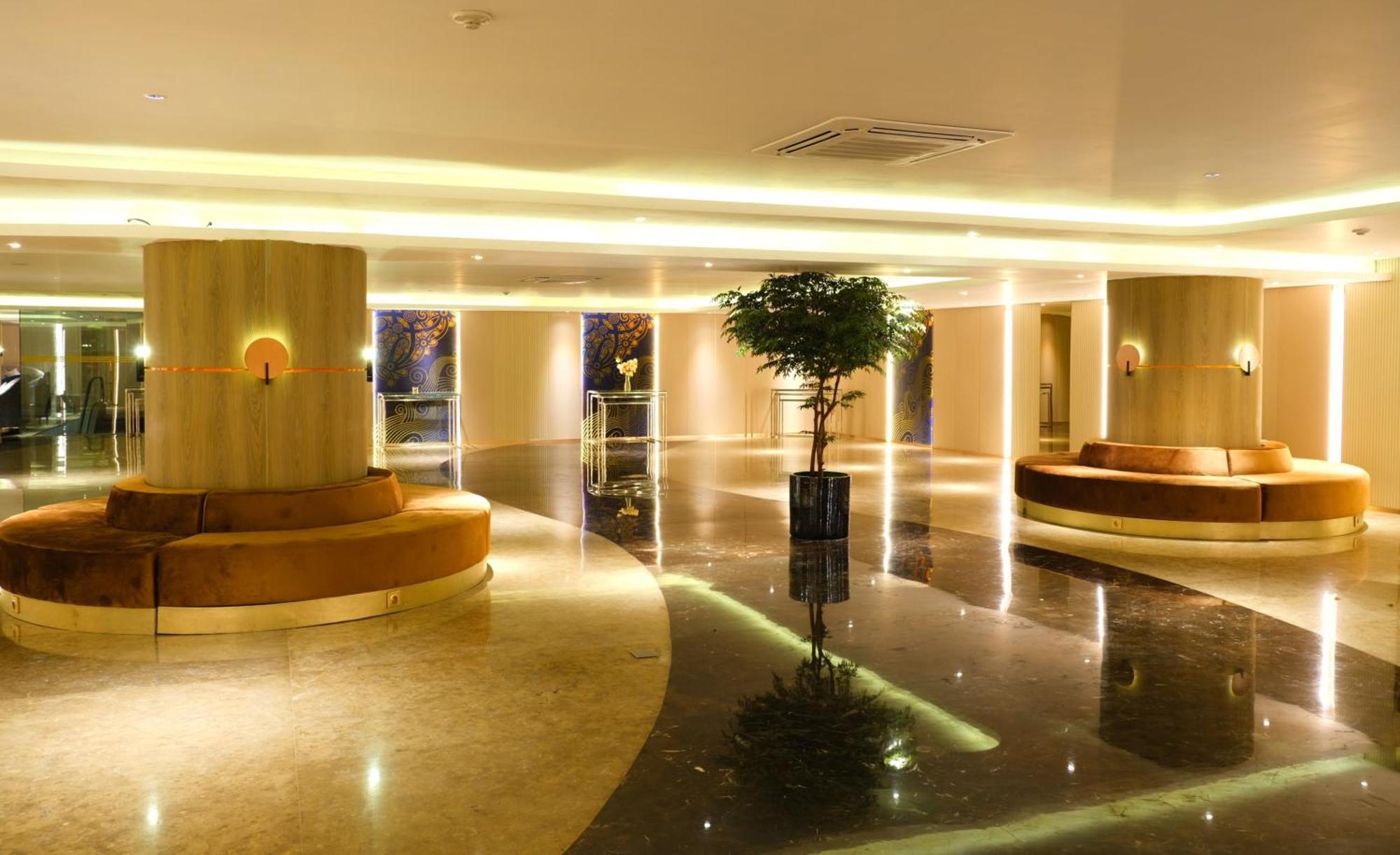 Pentacity Hotel Balikpapan Kültér fotó